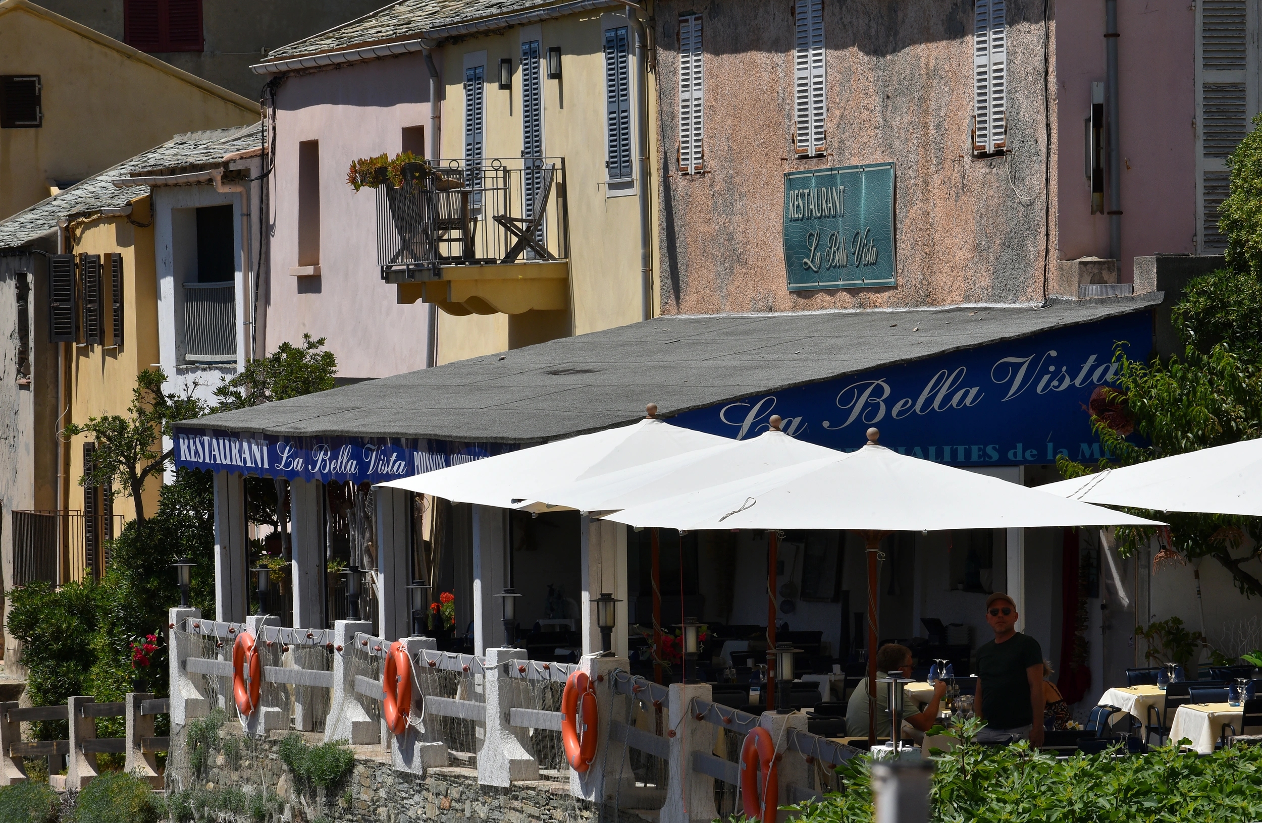 La devanture du restaurant La Bella Vista à Centuri dans le Cap Corse